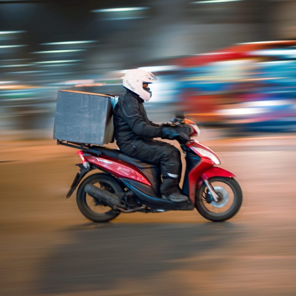 Uber Eats: Cómo Convertirte en un Repartidor Exitoso y Ganar Dinero Extra en tu Tiempo Libre